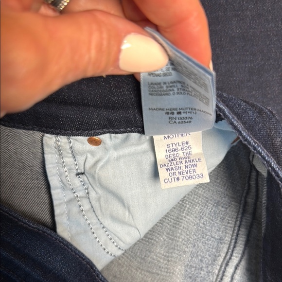 Mother Dazzler Mid Rise Ankle Jeans in “Now or Never” wash, size 29 - Picture 6 of 9